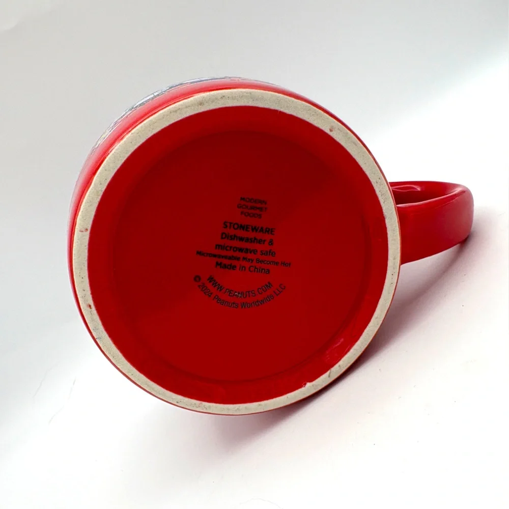 Peanuts bright red